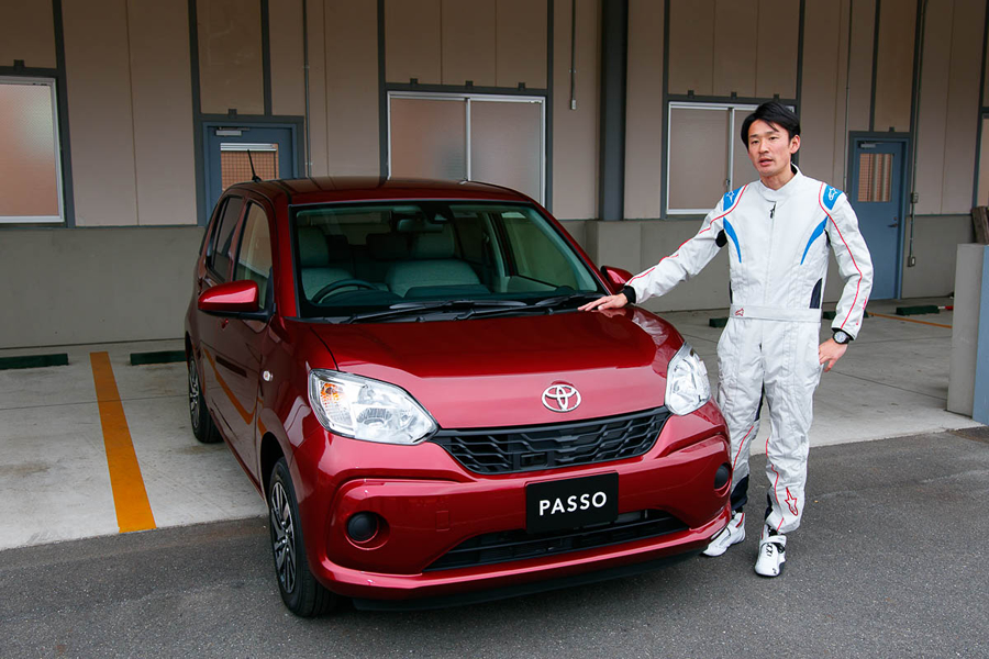 プロドライバーも驚いた 最新コンパクトカーの実力 走行性能がさらに進化し 誰にでも乗りやすく